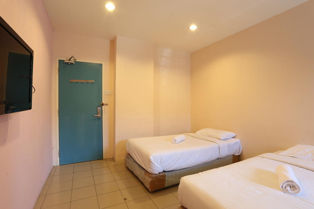 New Town Hotel Klang Room photo